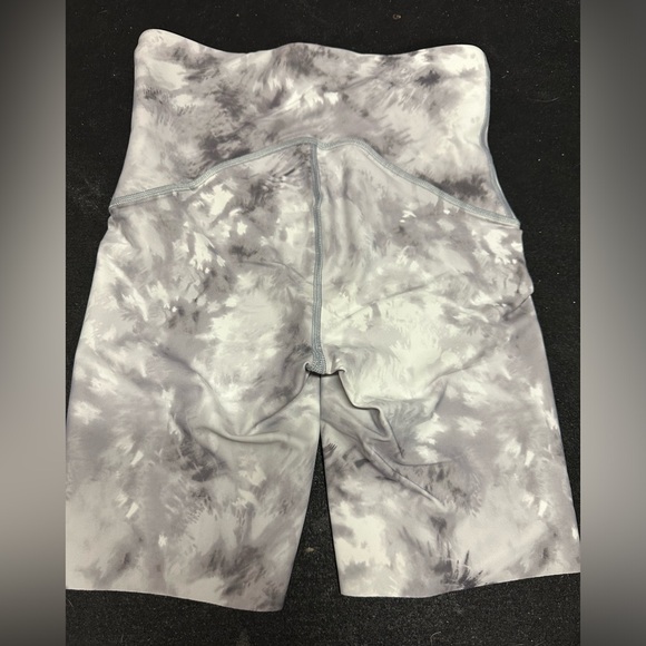 Spanx Camo Biker Shorts Size Small - Picture 3 of 3